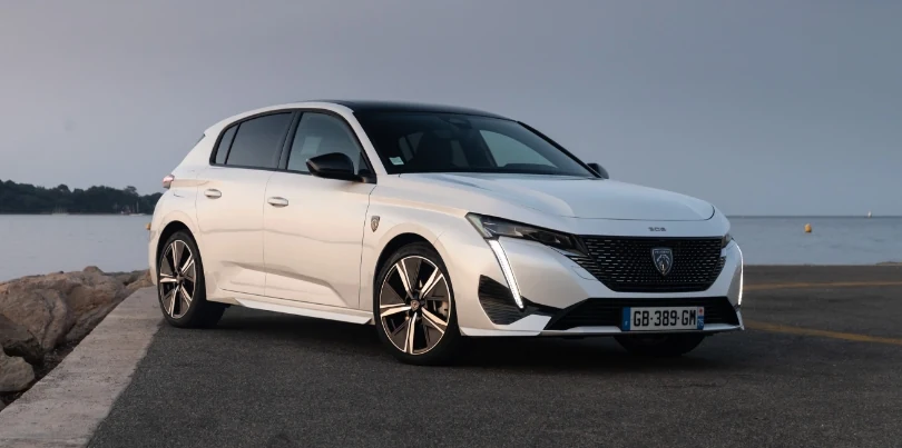 New white Peugeot 308